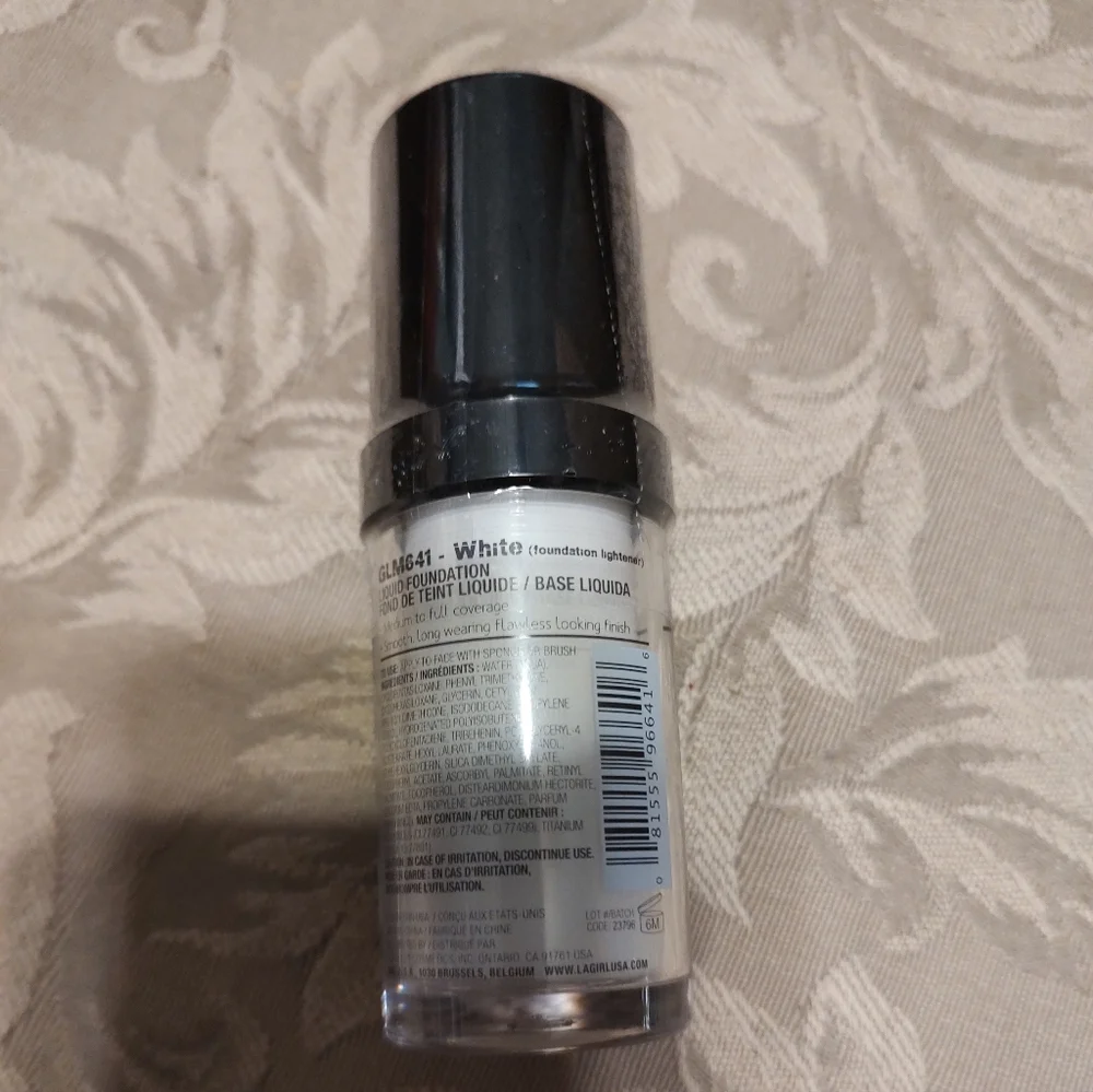 🕷️🐈‍⬛🕷️ NWT L.A. Girl Pro Coverage White Liquid Foundation